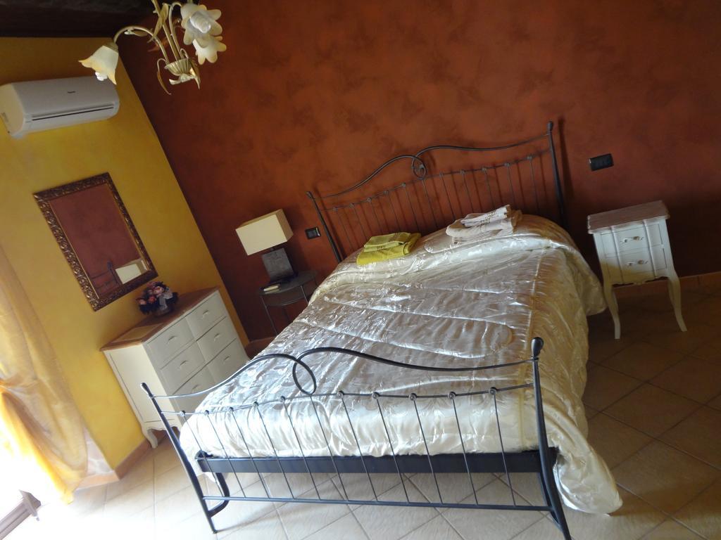 B&B Nonna Ida Скалеа Стая снимка